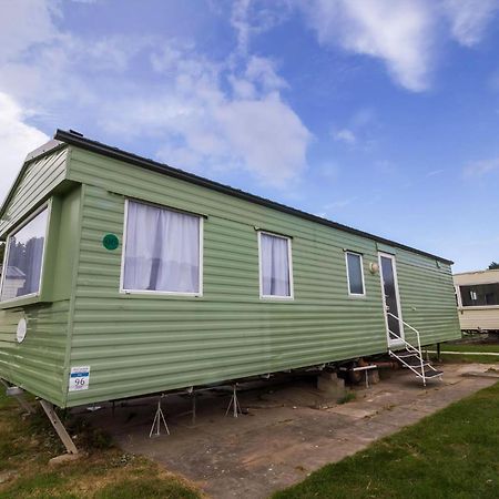 Great 8 Berth Caravan For Hire In Skegness Ref 33069F Екстер'єр фото